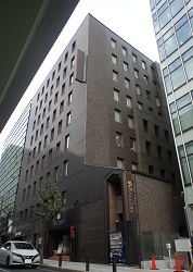 神戸市職員信用組合本店が2階に入っている三宮ビル東館: Author:Fouton